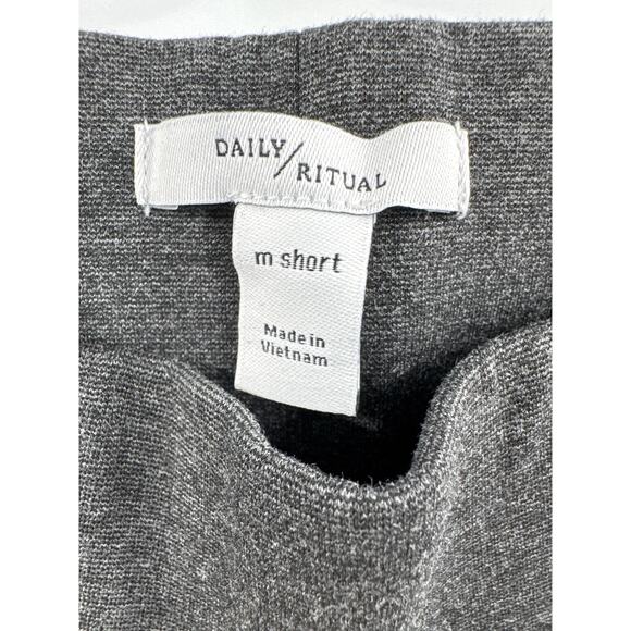 Daily ritual skinny leg gray size M short - Picture 2 of 4